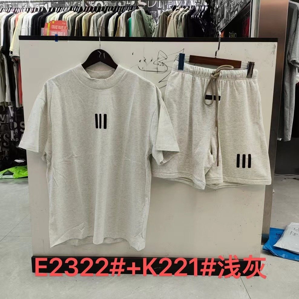ESSENTIALS FEAR OF GOD III Graphic Short-Sleeve Set ¡ª front