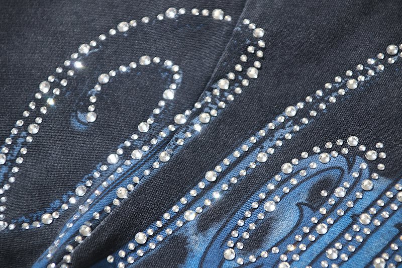 VALE USA Valley Dreams Rhinestone Graphic T-Shirt ¡ª detail