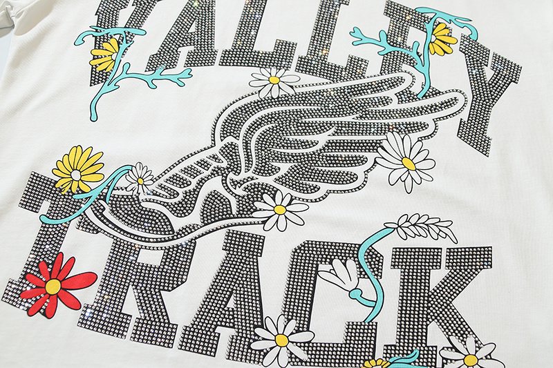VALE USA Rhinestone Graphic Short-Sleeve T-Shirt ¡ª detail