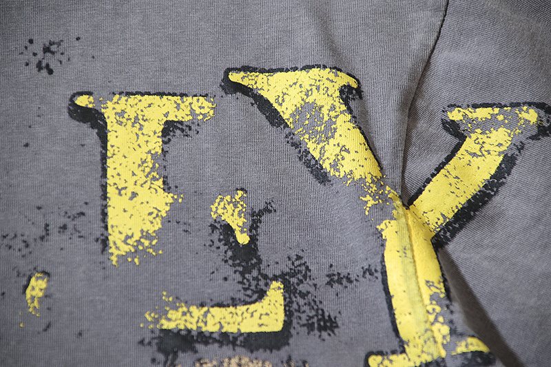 VALE USA Washed Gray Front Graphic T-Shirt ¡ª detail