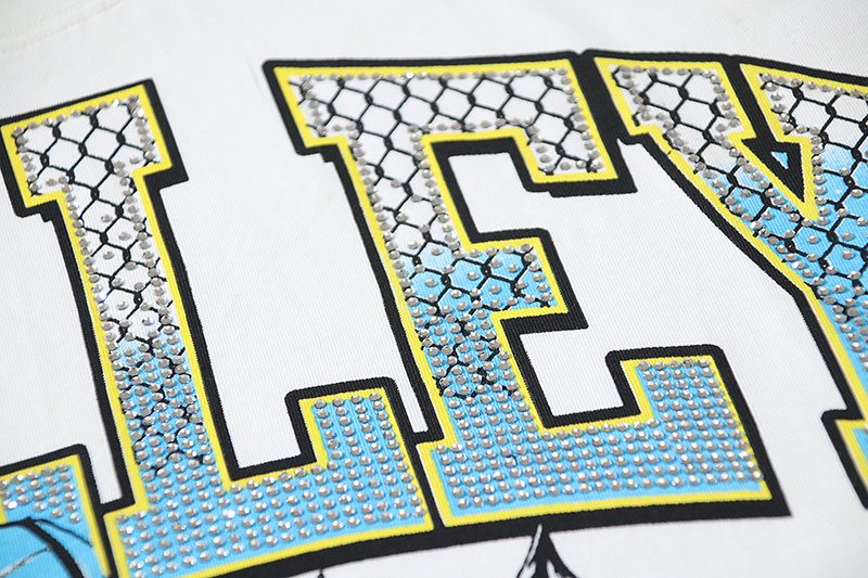 VALE USA Athletic Crest Rhinestone Graphic T-Shirt ¡ª detail