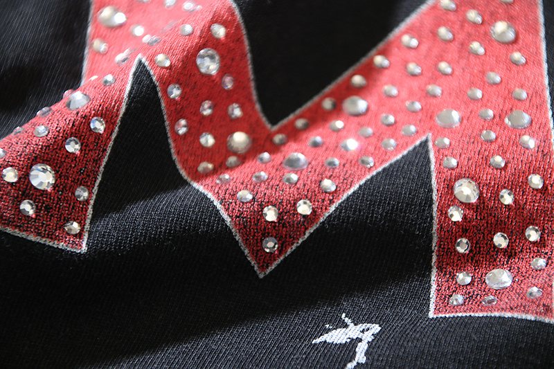 VALE USA Rhinestone Dreams Graphic T-Shirt ¡ª detail