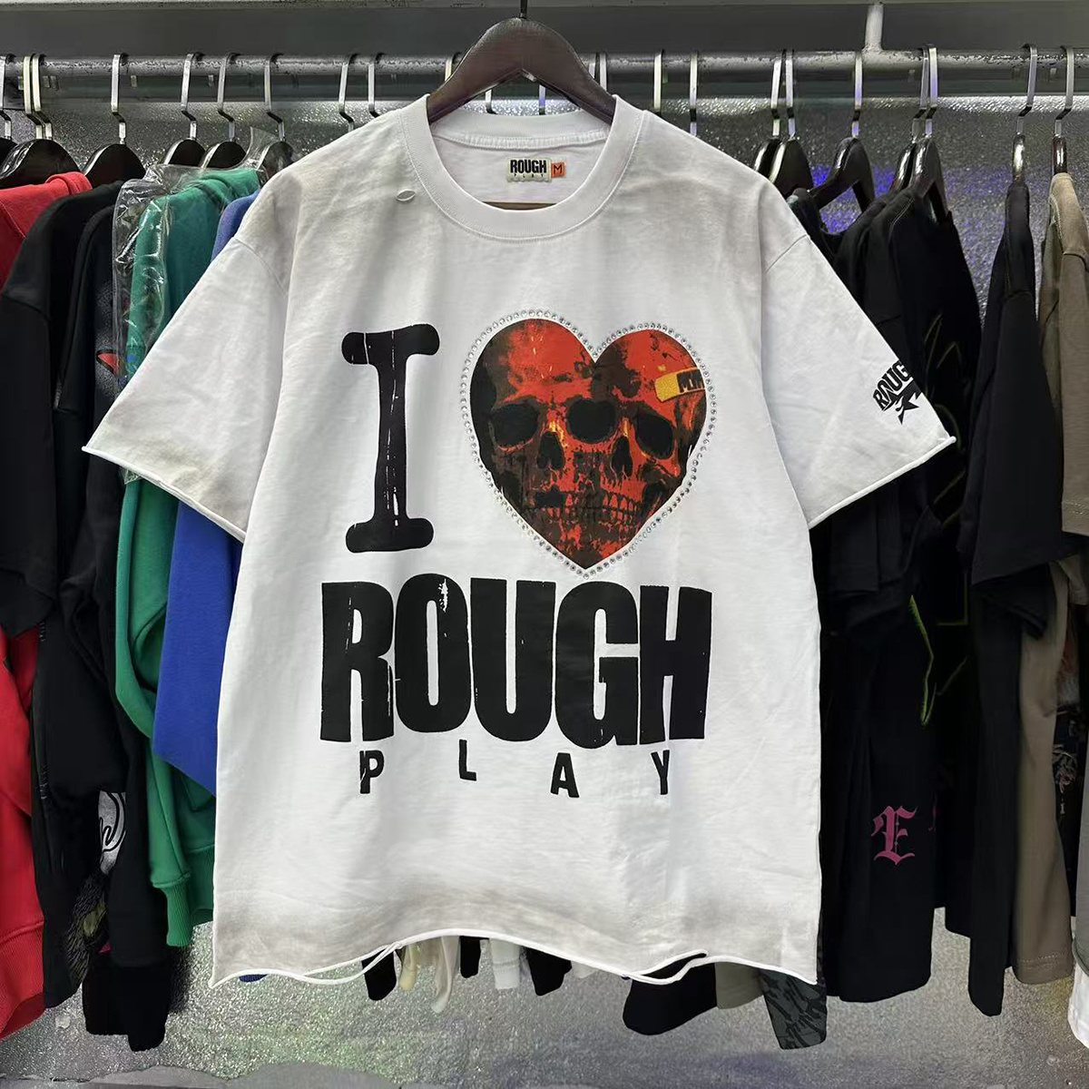 Rough Play Heart Skull Distressed Graphic T-Shirt ¡ª context
