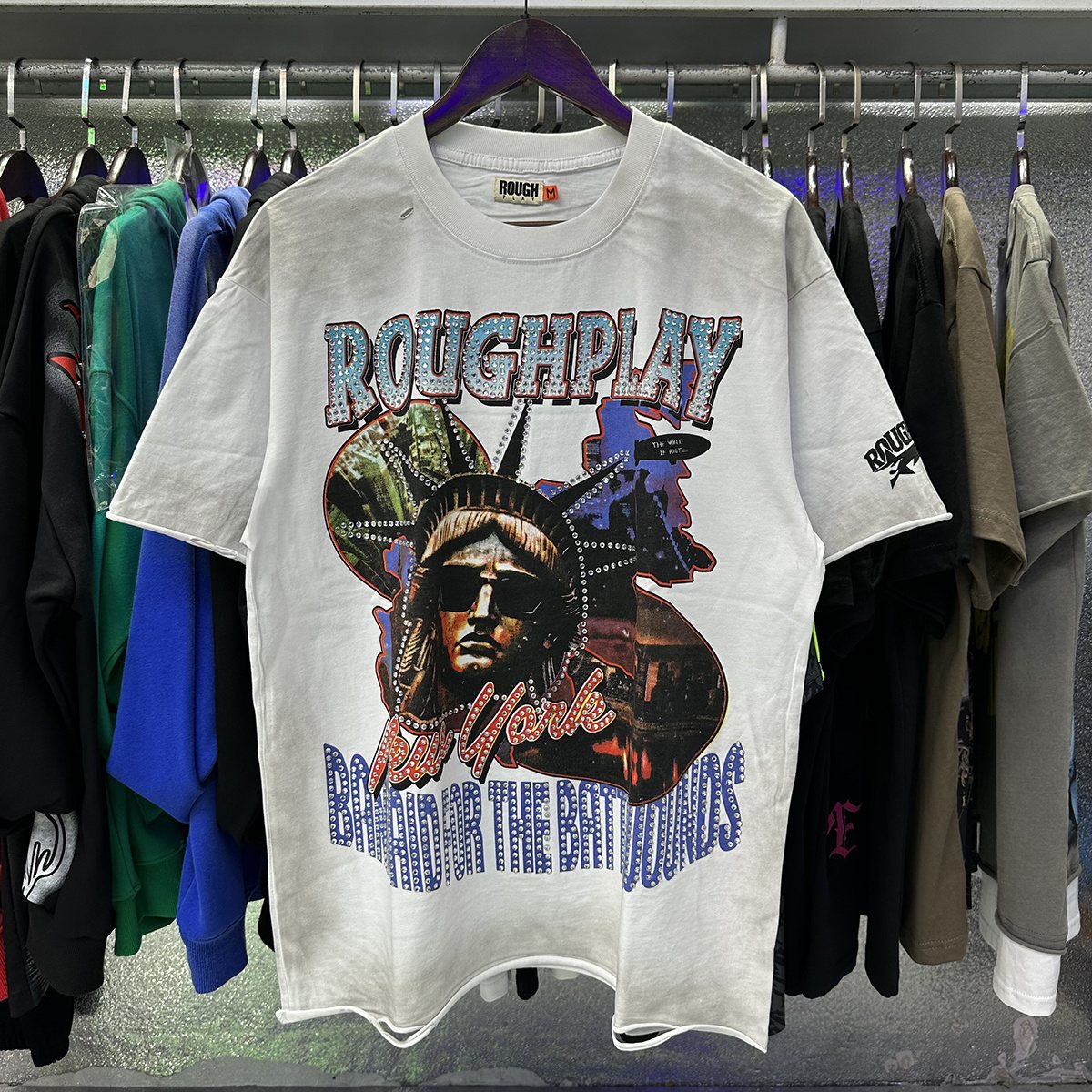 Rough Play Statue of Liberty Rhinestone Graphic T-Shirt ¡ª context