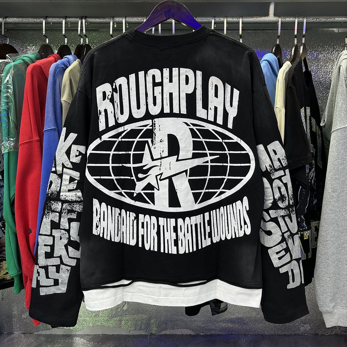 Rough Play Moon Walker Graphic Long-Sleeve T-Shirt ¡ª context