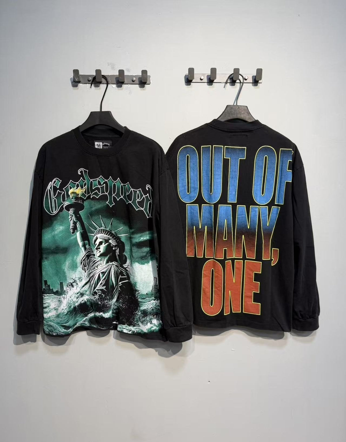 Godspeed Statue of Liberty Graphic Long-Sleeve T-Shirt ¡ª context