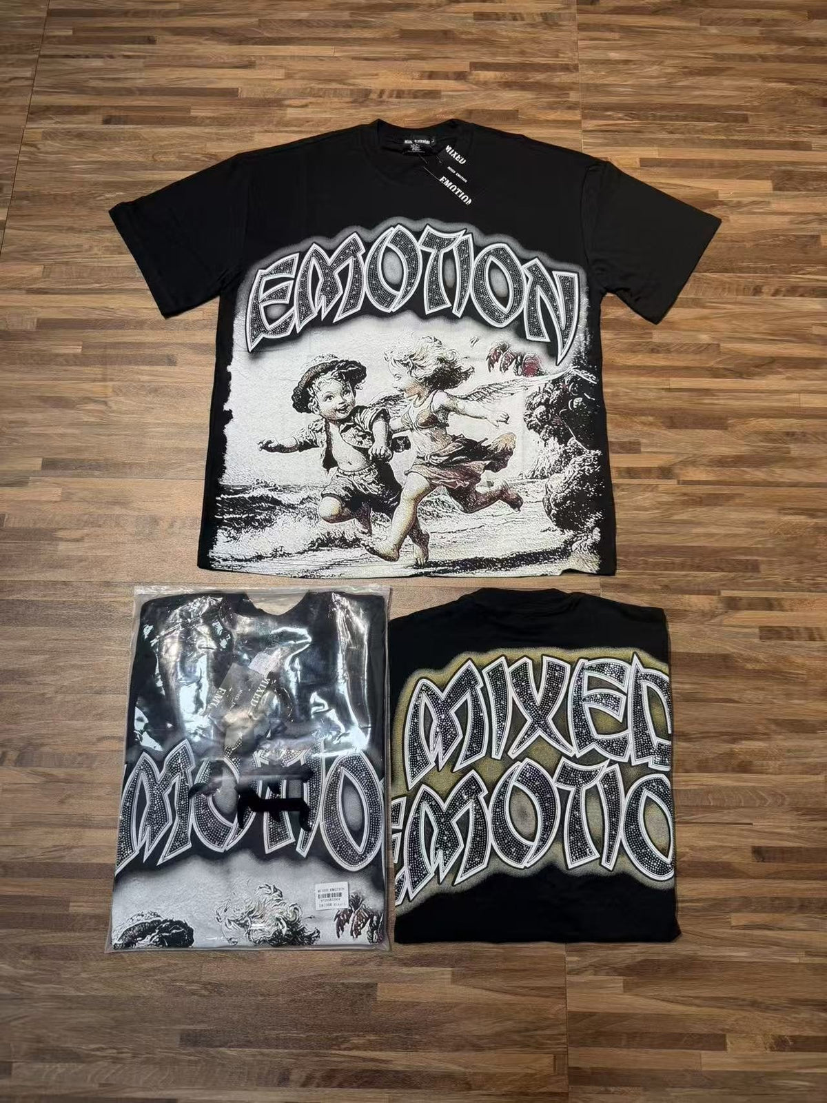 MIXED EMOTION Angel Beach Graphic T-Shirt ¡ª context