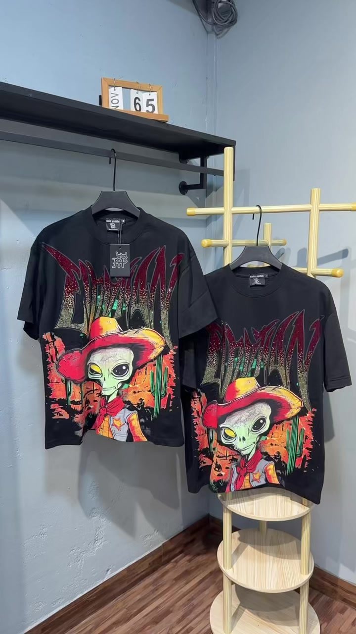 MIXED EMOTION Alien Cowboy Graphic T-Shirt ¡ª context
