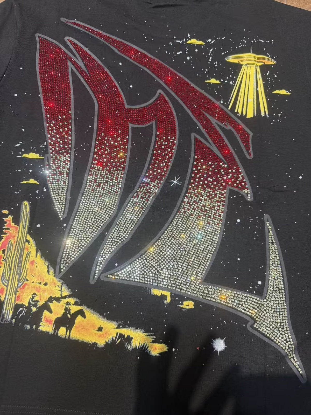 MIXED EMOTION Alien Cowboy Graphic T-Shirt ¡ª detail