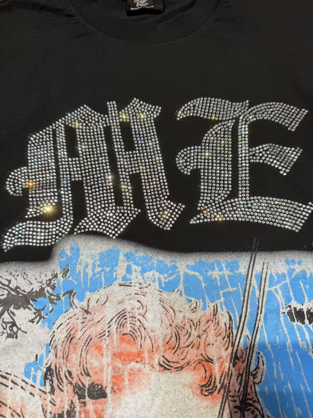 MIXED EMOTION Angel Dove Graphic T-Shirt ¡ª detail