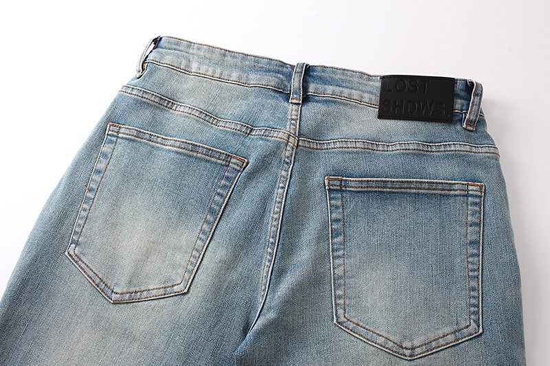 LOSTSHDWS Light Blue Daisy Applique Flared Jeans ¡ª detail