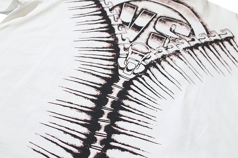 VALE USA Dreams Graphic T-Shirt ¡ª detail