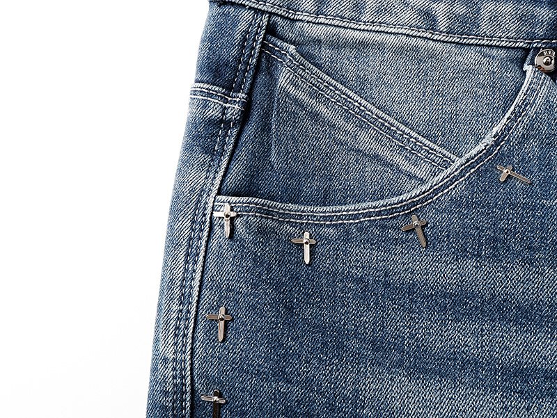 RTA Bryant Skinny Cross-Embellished Jeans ¡ª detail