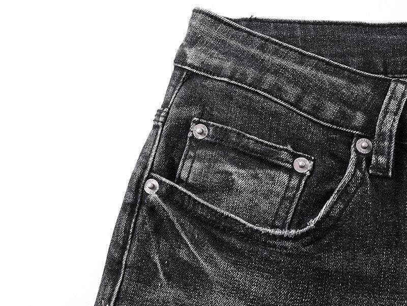 Purple Brand Floral Embroidered Flared Jeans ¡ª detail