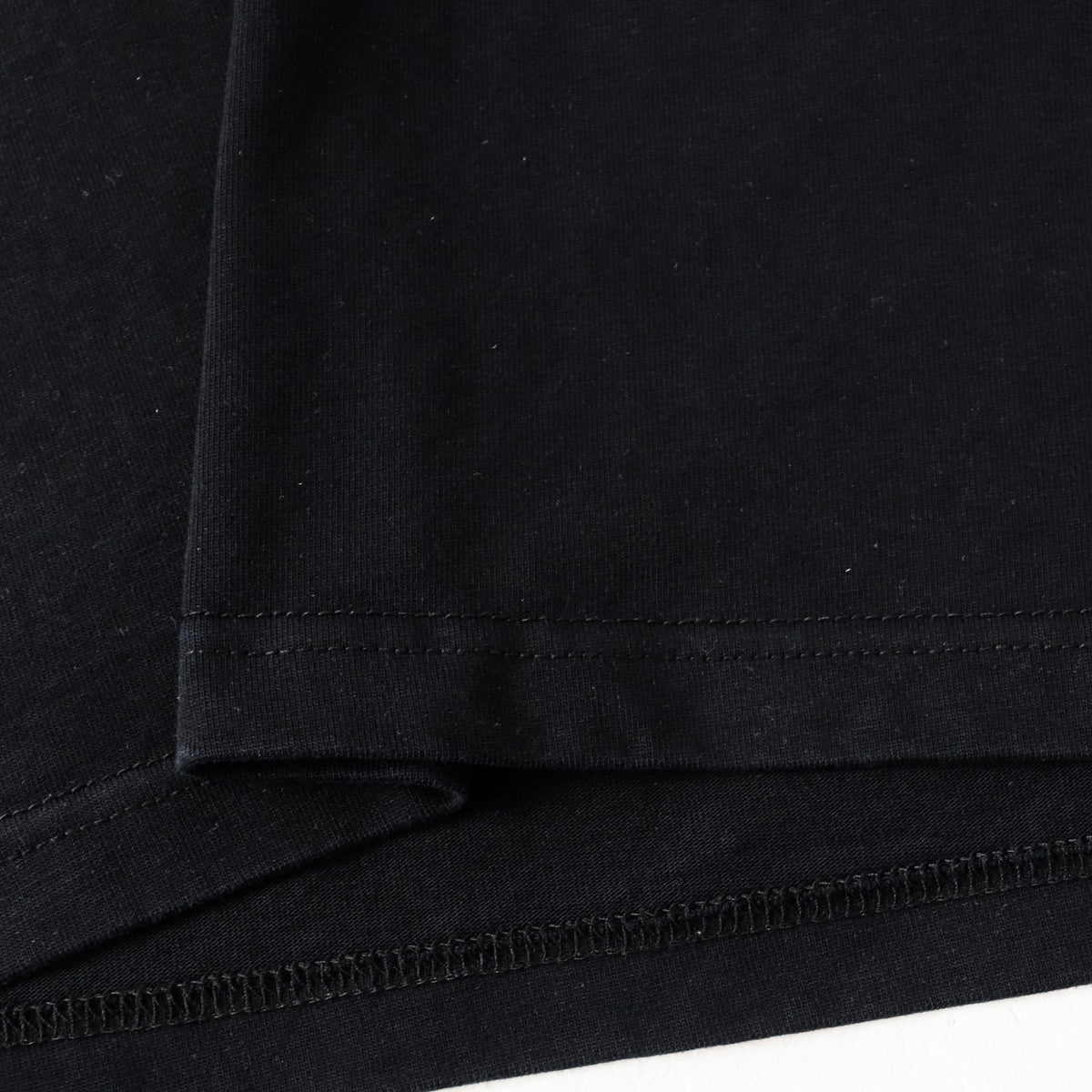 AMIRI The Chateau Badge Graphic T-Shirt ¡ª fabric_closeup