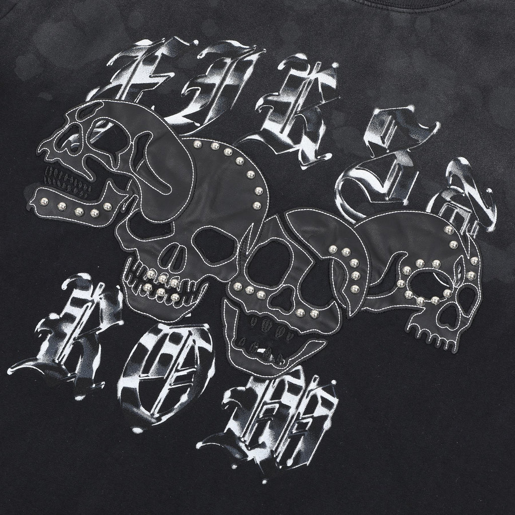 FIRST ROW Wake Up and Be Fierce Skull Appliqu¨¦ T-Shirt ¡ª detail
