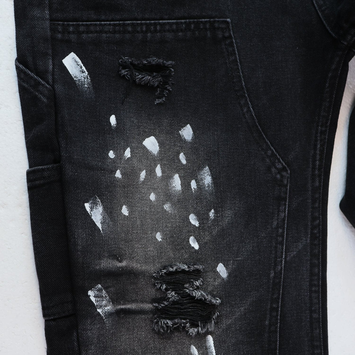 Valley Dreams Distressed Paint-Splatter Jeans ¡ª detail