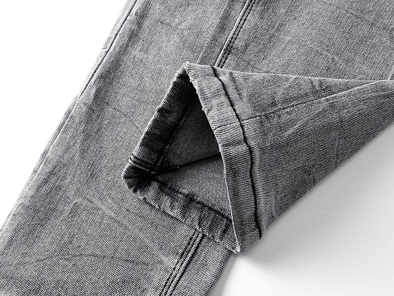 R+A Gray Graphic Detail Distressed Jeans ¡ª detail