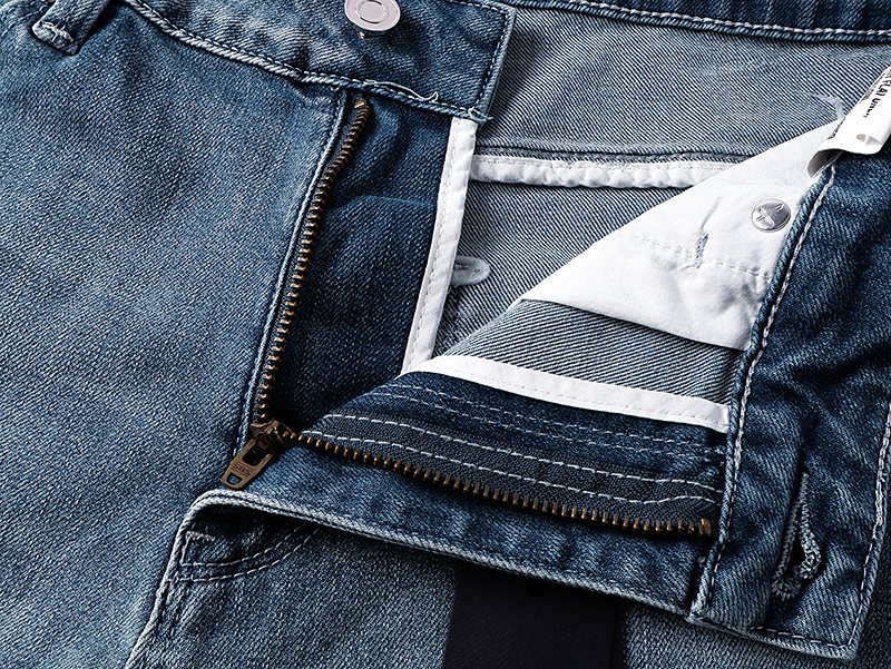 R+A Light Blue Paint-Splatter Patchwork Jeans ¡ª detail