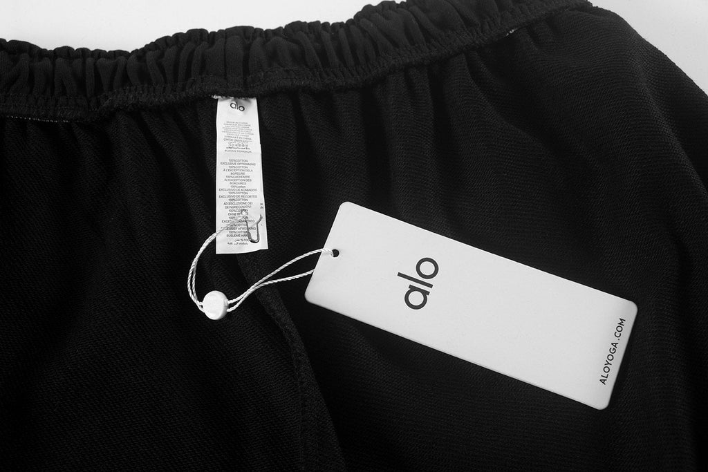alo Elastic Waist Logo Detail Shorts ¡ª hang_tag