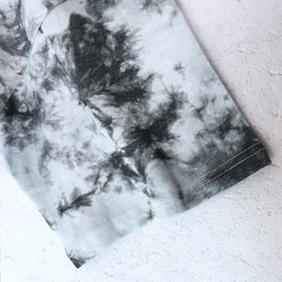 AMIRI Gray Tie-Dye Graphic T-Shirt ¡ª detail