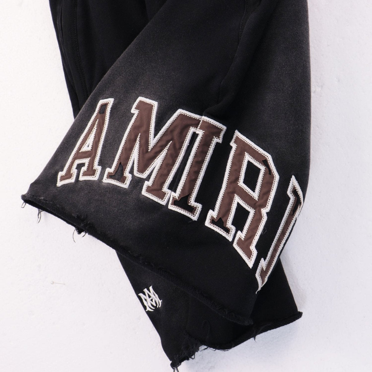 AMIRI Vintage Collegiate Graphic Shorts ¡ª detail