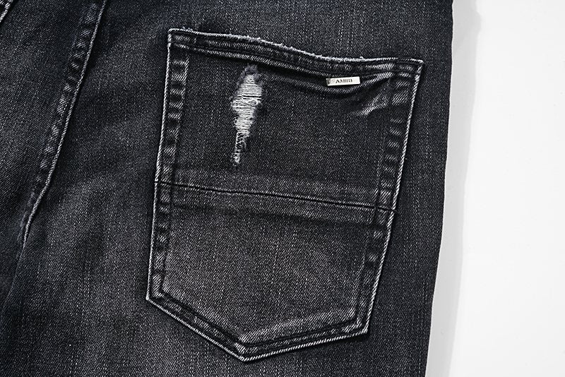 AMIRI Red Letter Graphic Washed Jeans ¡ª detail