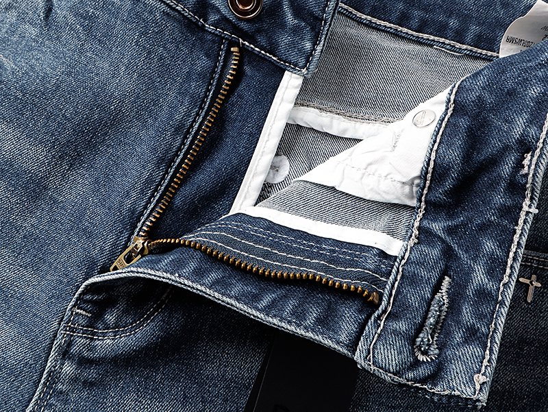 R+A Studded Distressed Blue Jeans ¡ª detail