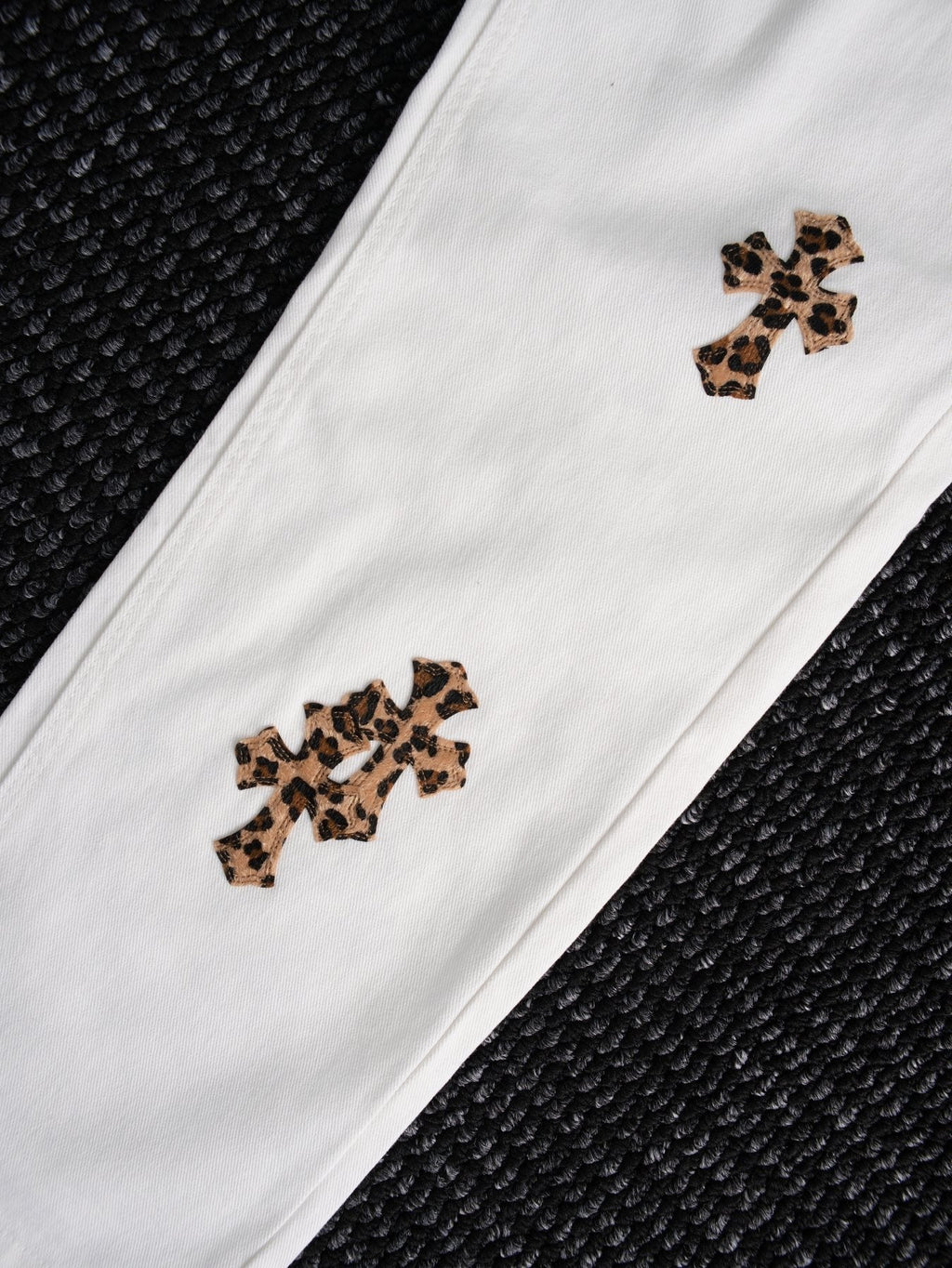 Chrome Hearts Leopard Cross Patch White Jeans ¡ª detail