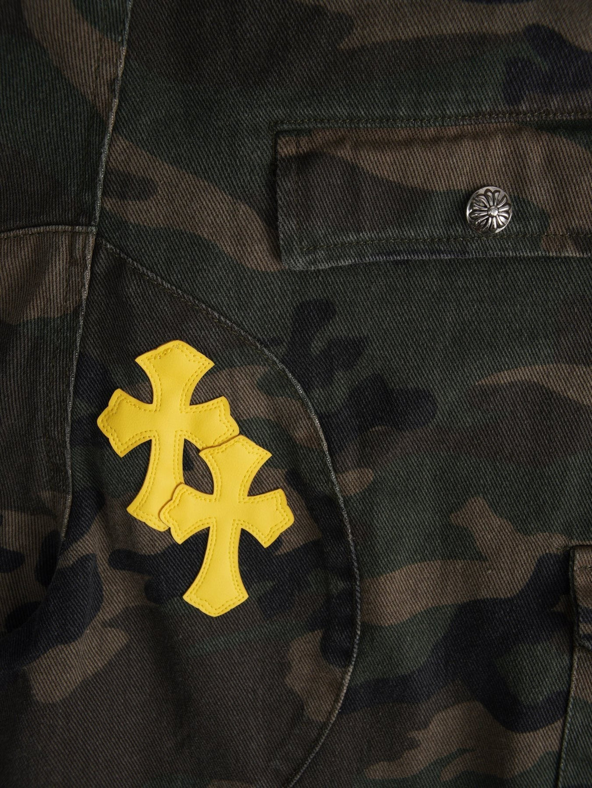 Chrome Hearts Camouflage Cross Patch Cargo Shorts ¡ª detail