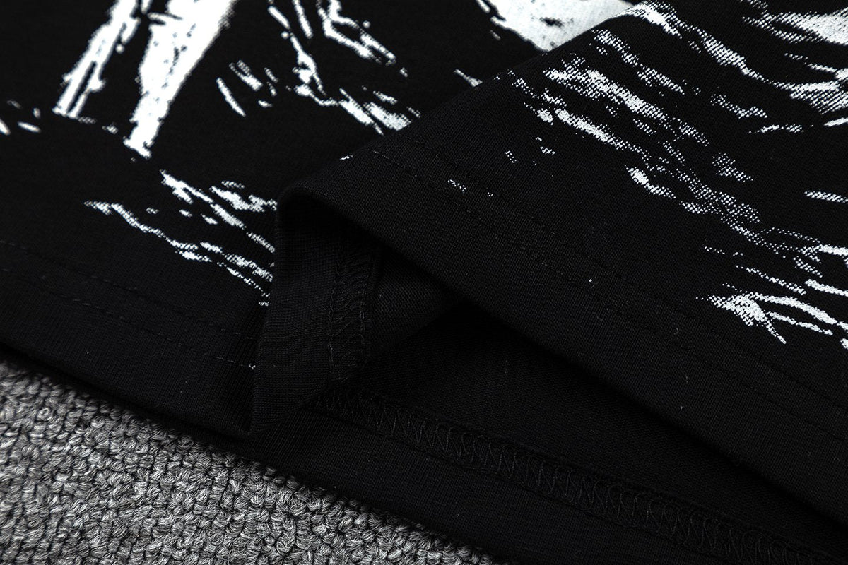 GUAPI Distressed Graphic T-Shirt ¡ª detail