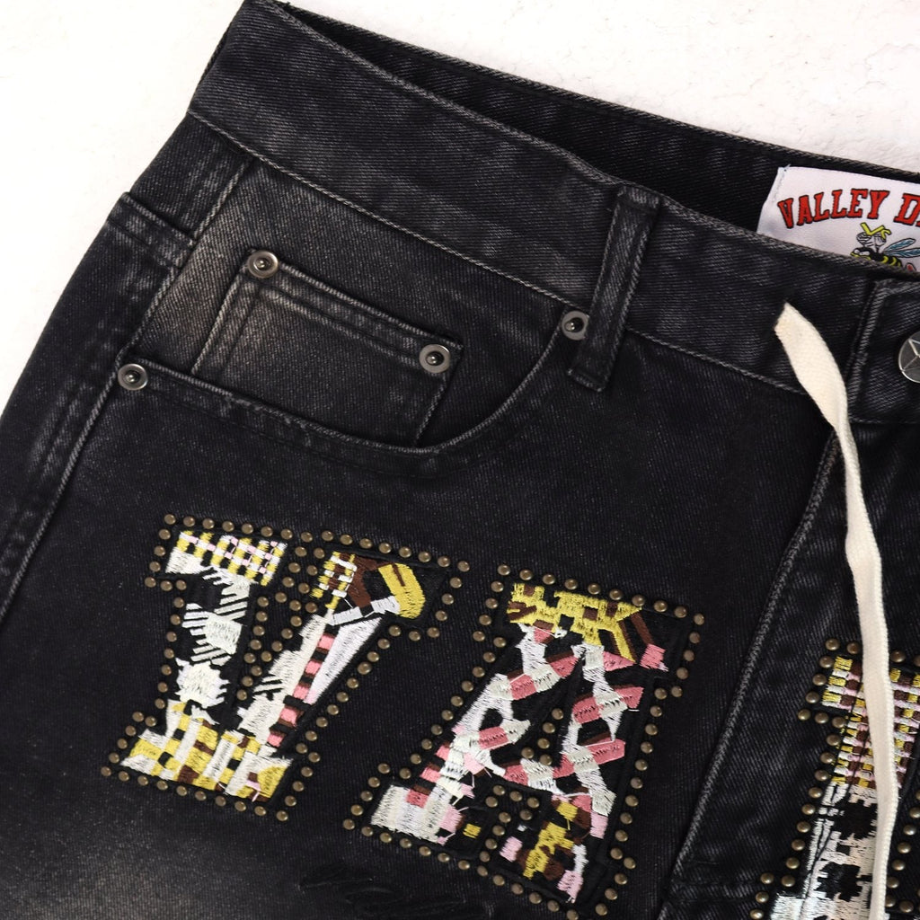 Valley Dreams Plaid Appliqu¨¦ Rhinestone Denim Shorts ¡ª detail