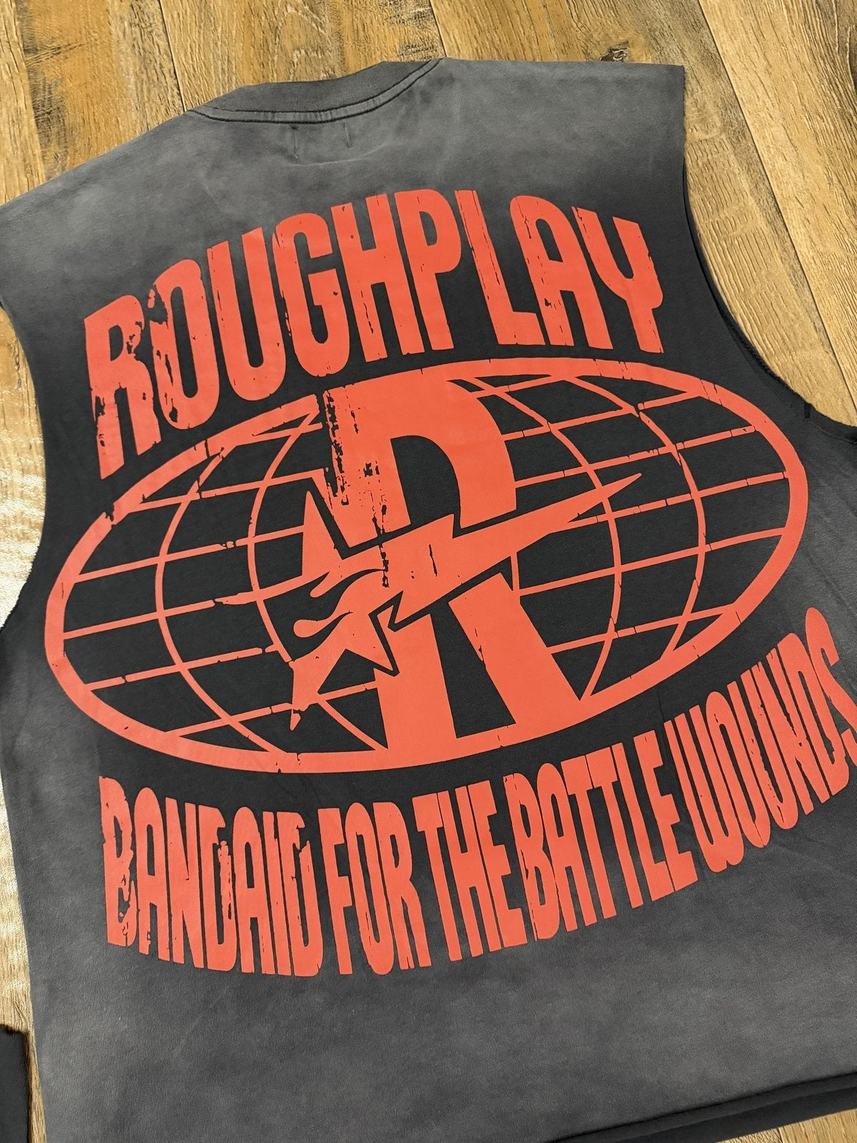 Rough Play Cartoon Graphic Sleeveless T-Shirt ¡ª detail