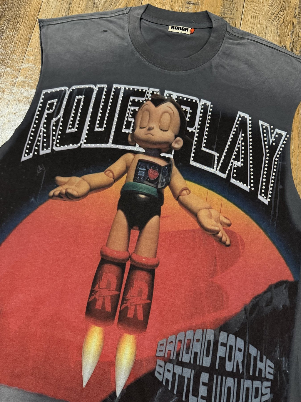 Rough Play Cartoon Graphic Sleeveless T-Shirt ¡ª detail