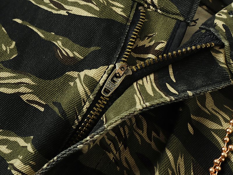 VALABASAS Olive Camo Cargo Pants ¡ª detail