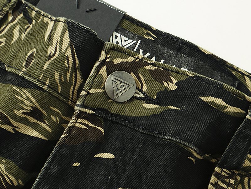 VALABASAS Olive Camo Cargo Pants ¡ª detail
