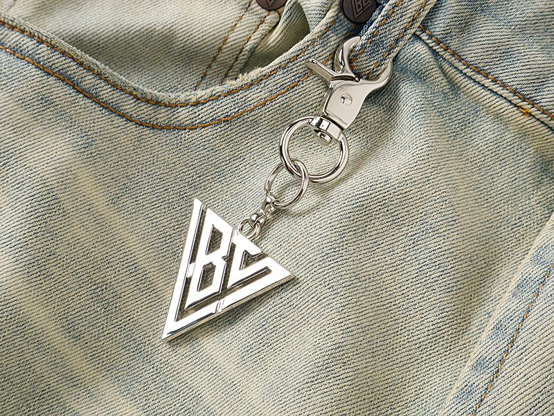 VALABASAS Light Blue Flare Jeans ¡ª detail