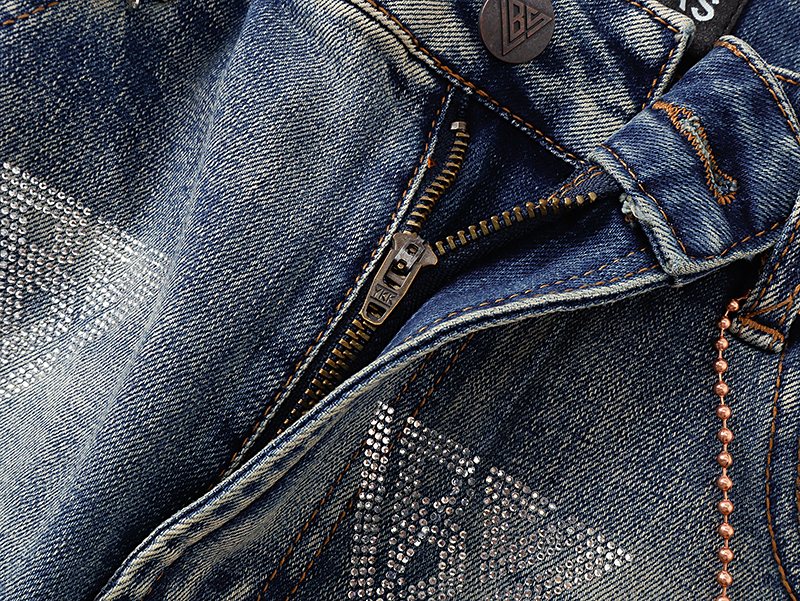 VALABASAS Triangle Motif Washed Denim Jeans ¡ª detail
