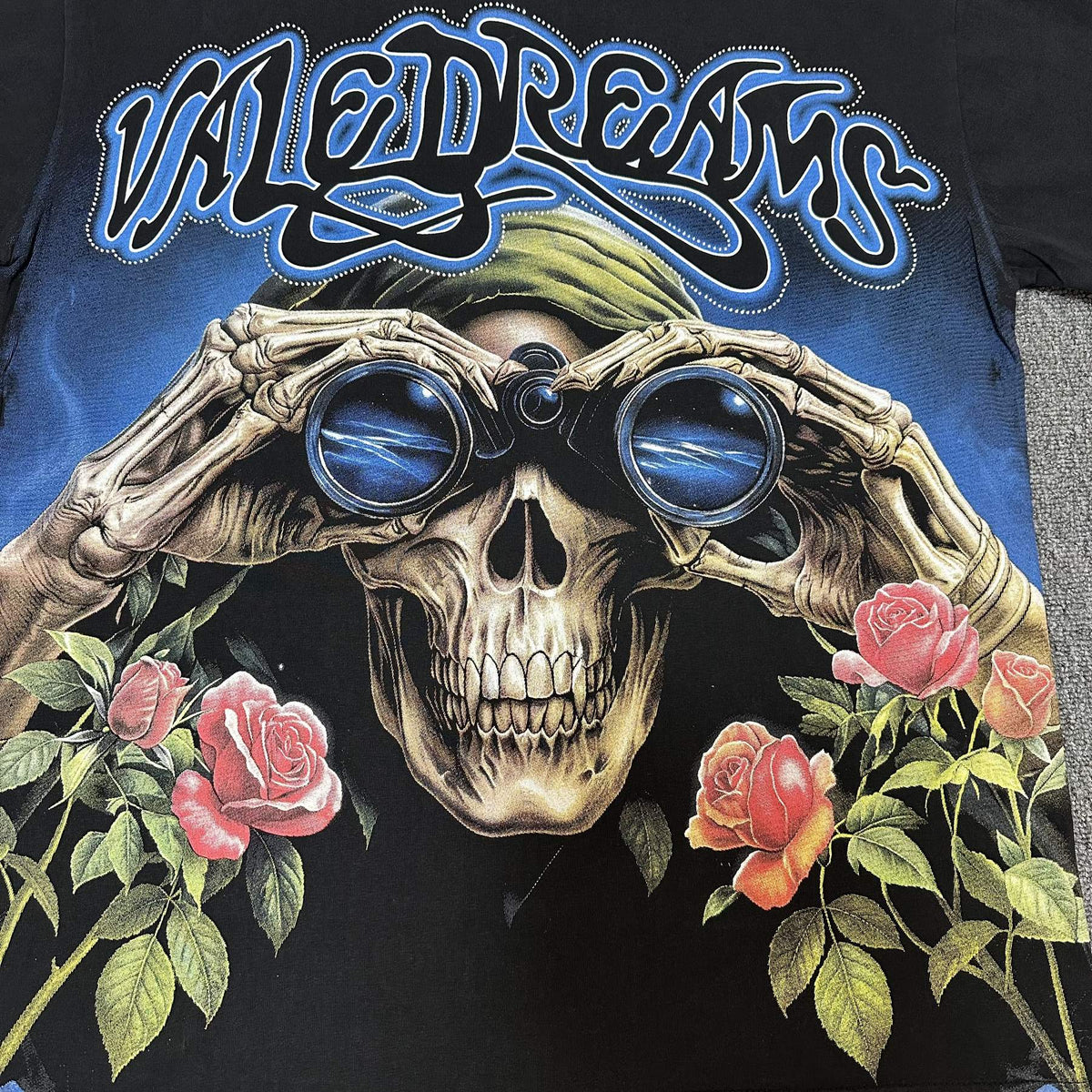 VALE USA Skull & Roses Rhinestone Short-Sleeve T-Shirt ¡ª detail