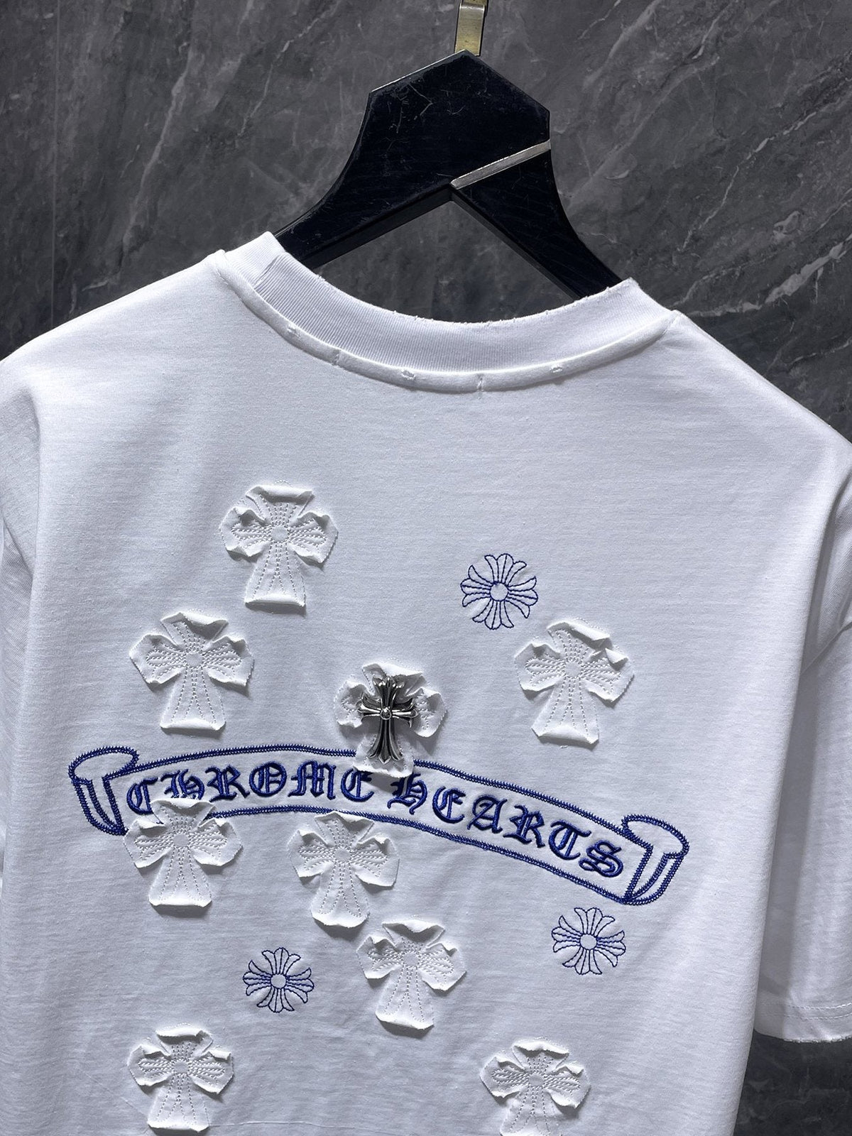 Chrome Hearts Cross Appliqu¨¦ Graphic T-Shirt ¡ª detail