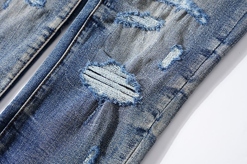 Amiri Varsity Letter Patch Distressed Jeans ¡ª detail