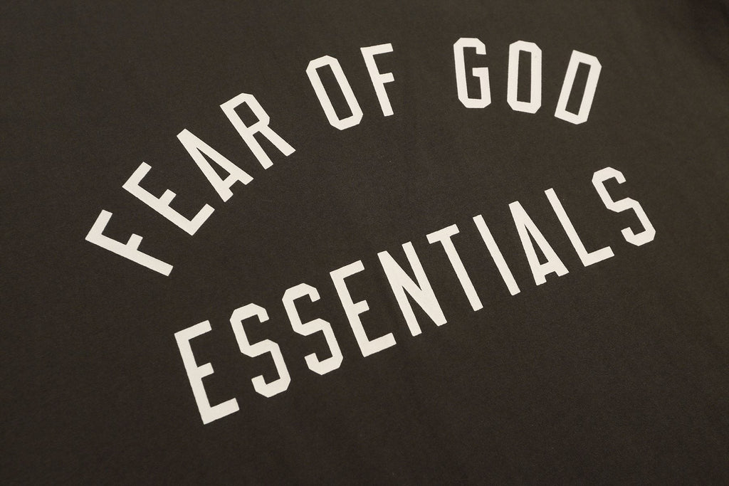Fear of God Essentials Arched Logo Graphic T-Shirt ¡ª detail