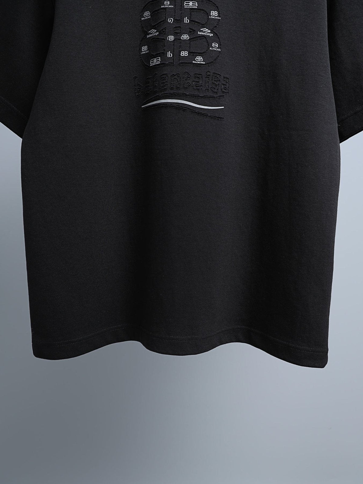 Balenciaga Logo-Panel Graphic T-Shirt ¡ª detail